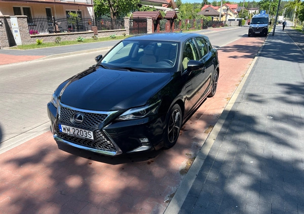 Lexus CT cena 92900 przebieg: 76900, rok produkcji 2017 z Sulejówek małe 154